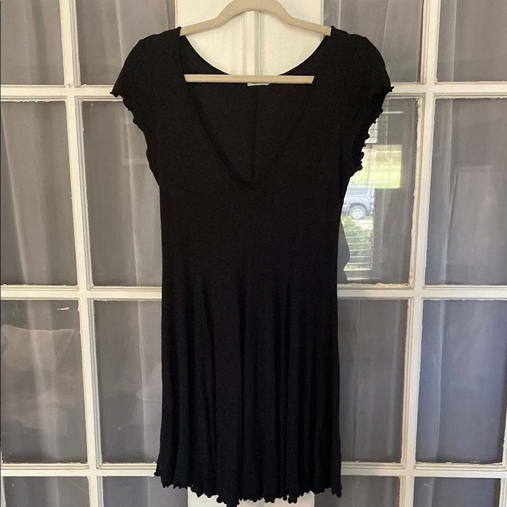 Kimchi Blue Black Ribbed Knit Short Sleeve Deep V Neck Dress Size Small